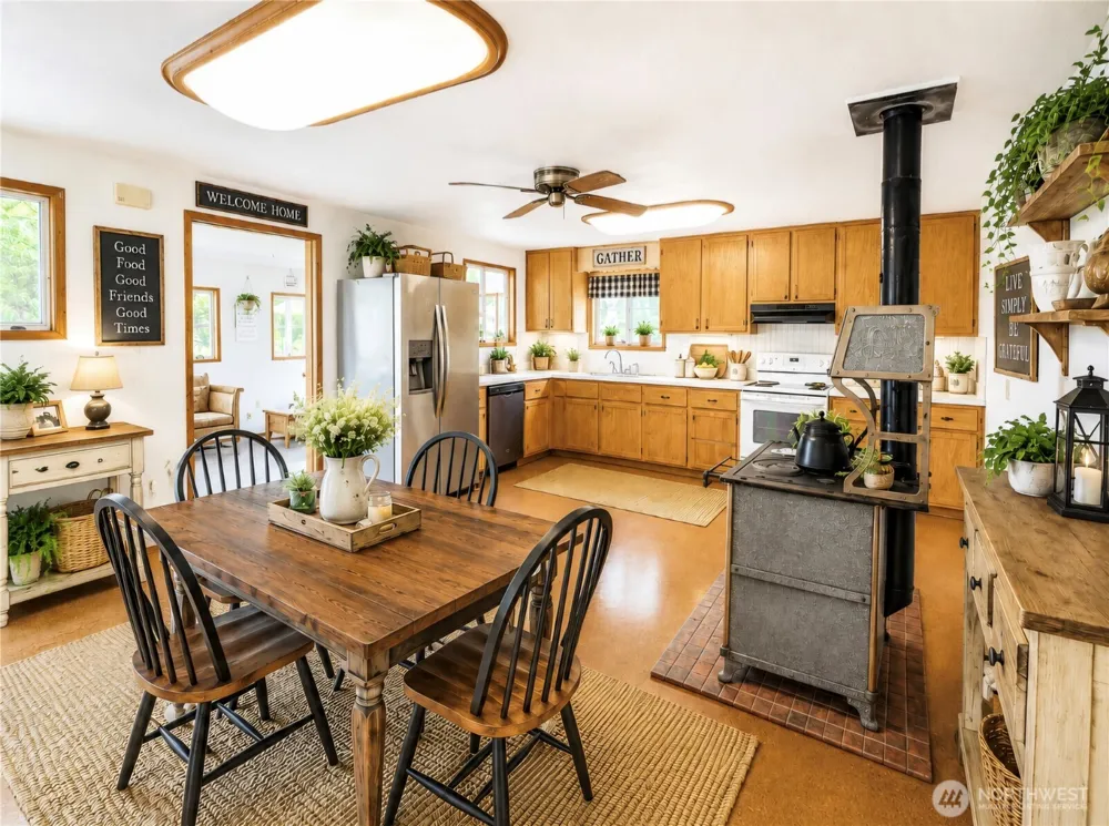 162 South Bank Road Elma, WA 98541