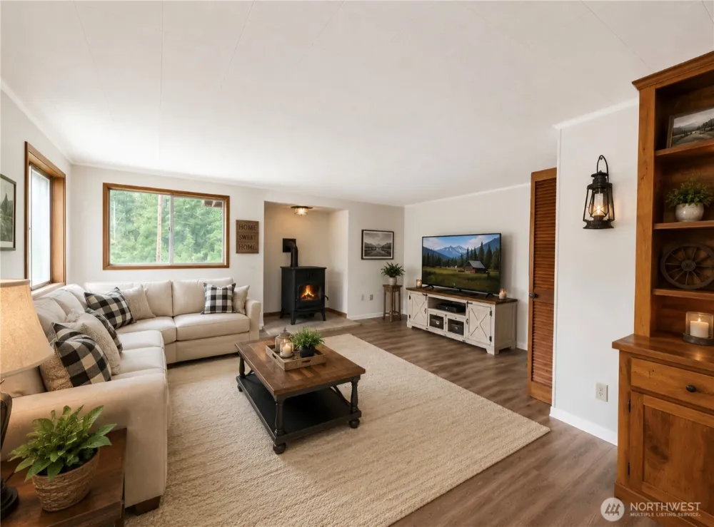 162 South Bank Road Elma, WA 98541