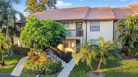 4542 Lucerne Lakes Boulevard E #202
