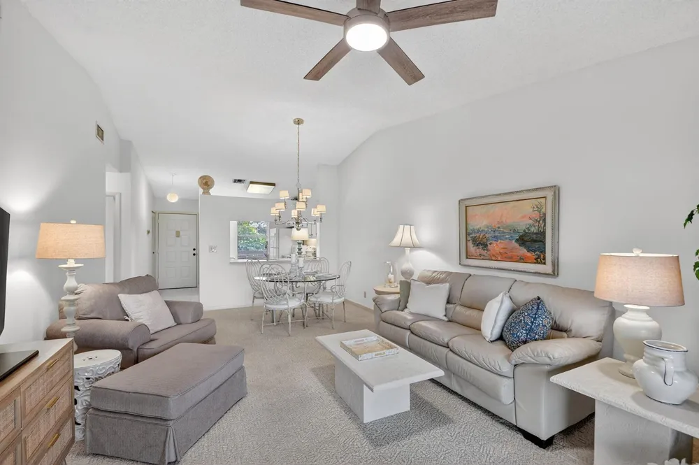 4542 Lucerne Lakes Boulevard E #202 Lake Worth, FL 33467