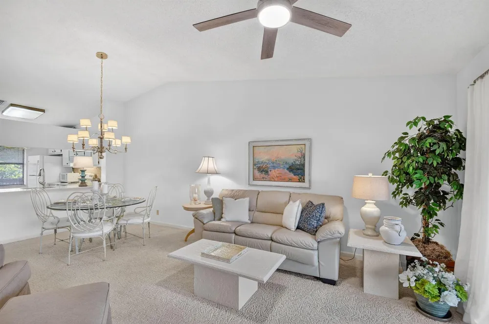 4542 Lucerne Lakes Boulevard E #202 Lake Worth, FL 33467