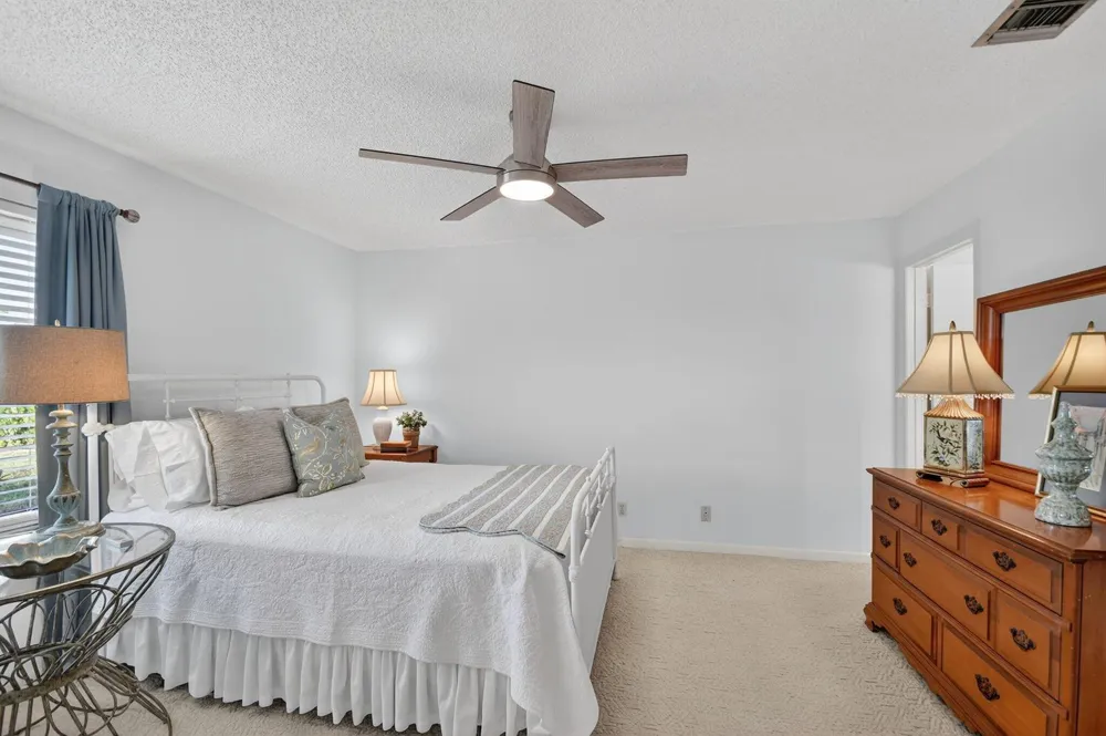 4542 Lucerne Lakes Boulevard E #202 Lake Worth, FL 33467