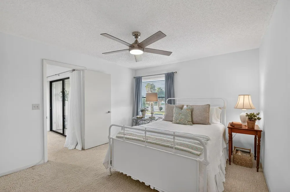 4542 Lucerne Lakes Boulevard E #202 Lake Worth, FL 33467