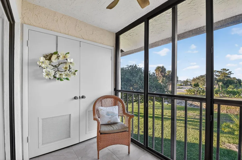 4542 Lucerne Lakes Boulevard E #202 Lake Worth, FL 33467