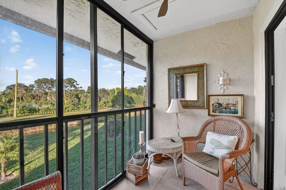 4542 Lucerne Lakes Boulevard E #202 Lake Worth, FL 33467