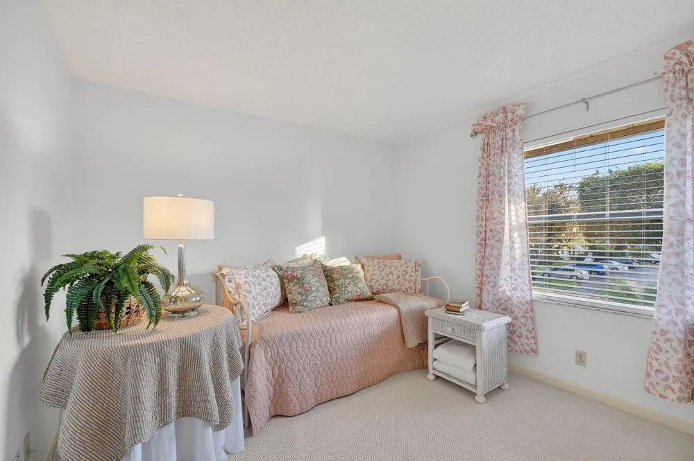 4542 Lucerne Lakes Boulevard E #202 Lake Worth, FL 33467