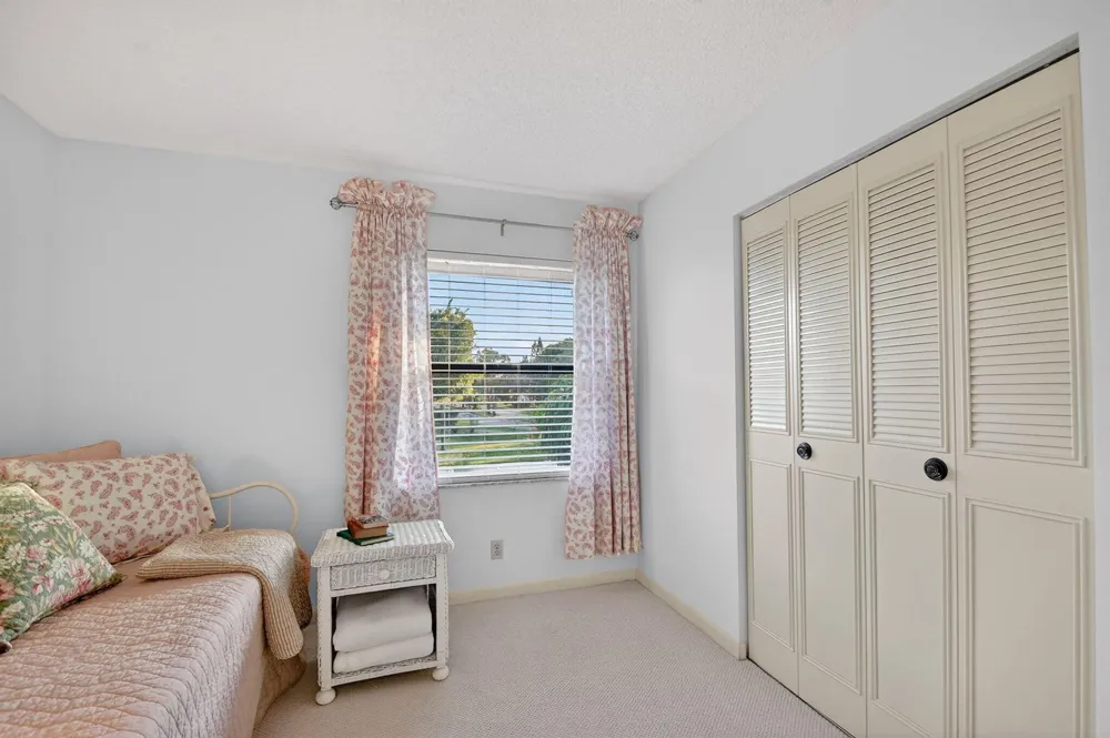 4542 Lucerne Lakes Boulevard E #202 Lake Worth, FL 33467