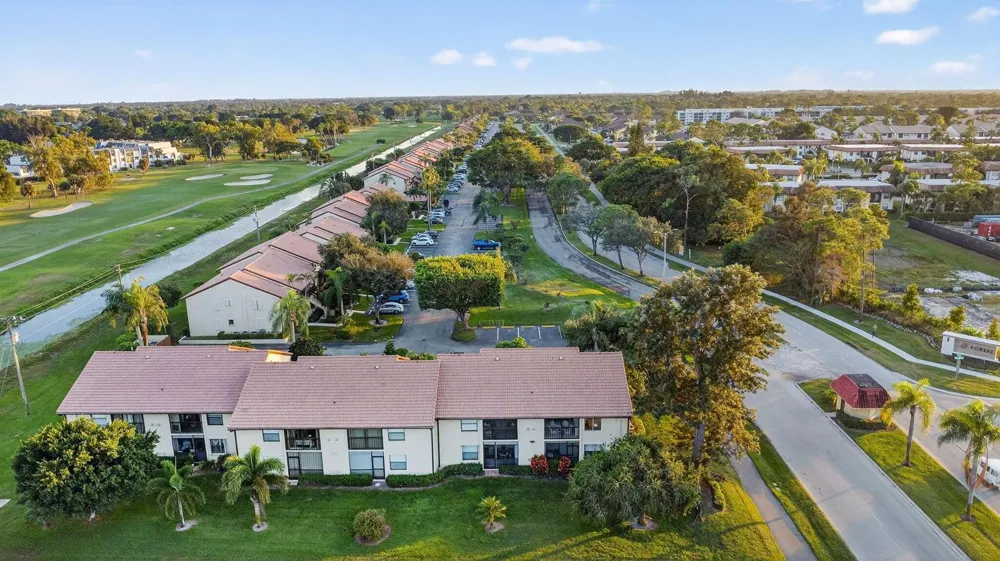 4542 Lucerne Lakes Boulevard E #202 Lake Worth, FL 33467