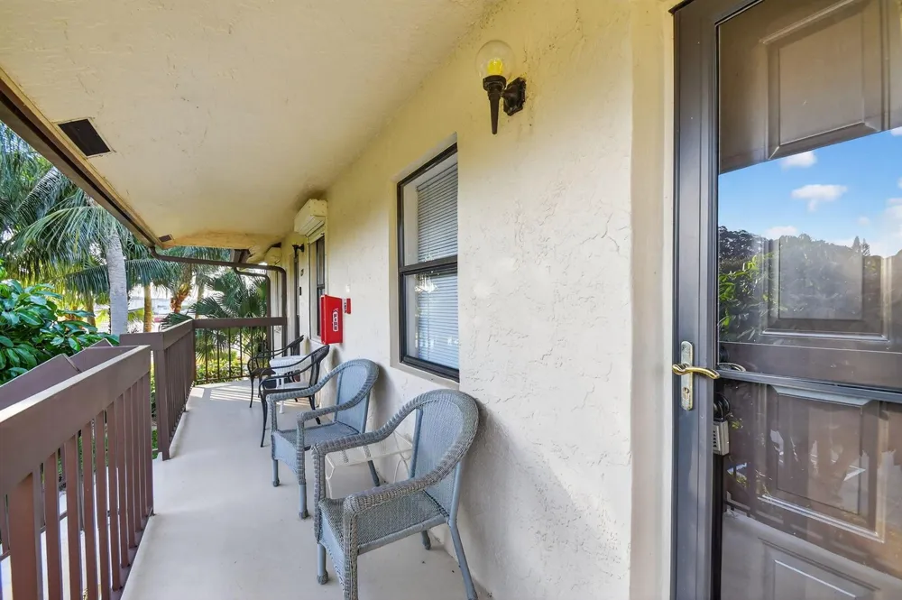4542 Lucerne Lakes Boulevard E #202 Lake Worth, FL 33467