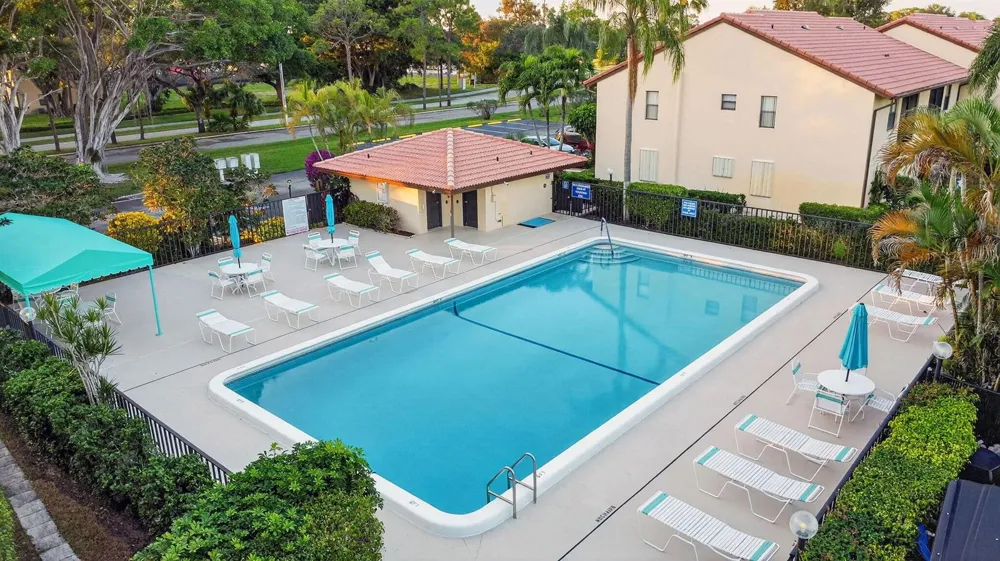 4542 Lucerne Lakes Boulevard E #202 Lake Worth, FL 33467