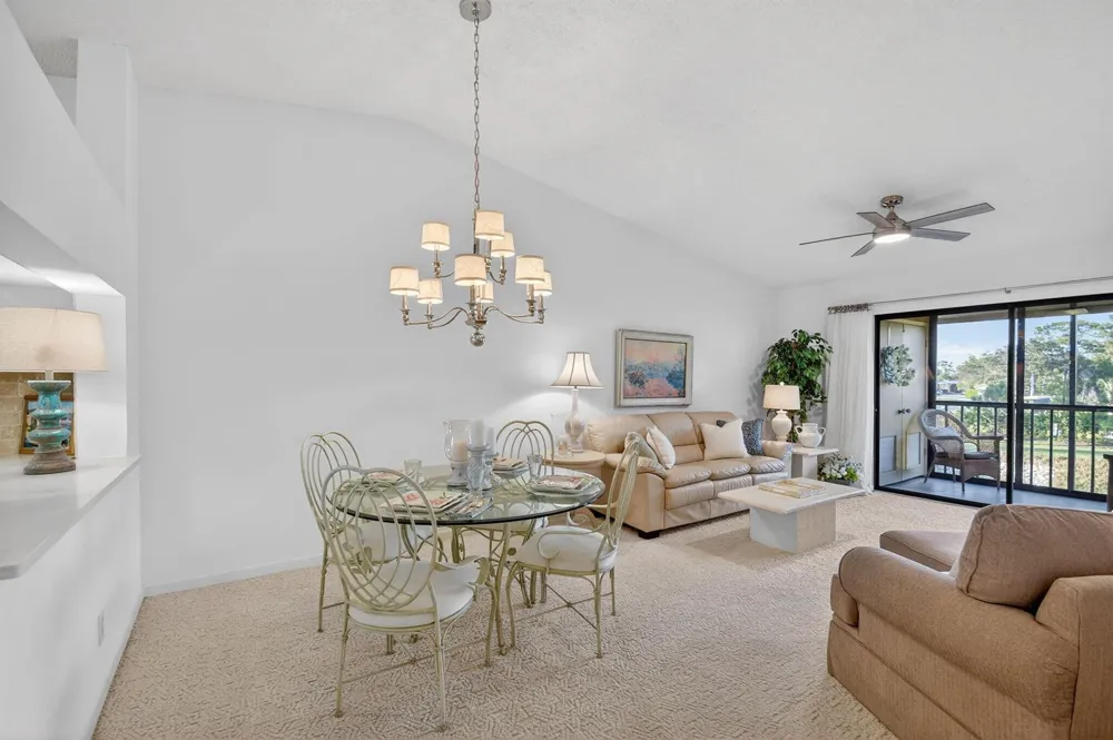 4542 Lucerne Lakes Boulevard E #202 Lake Worth, FL 33467