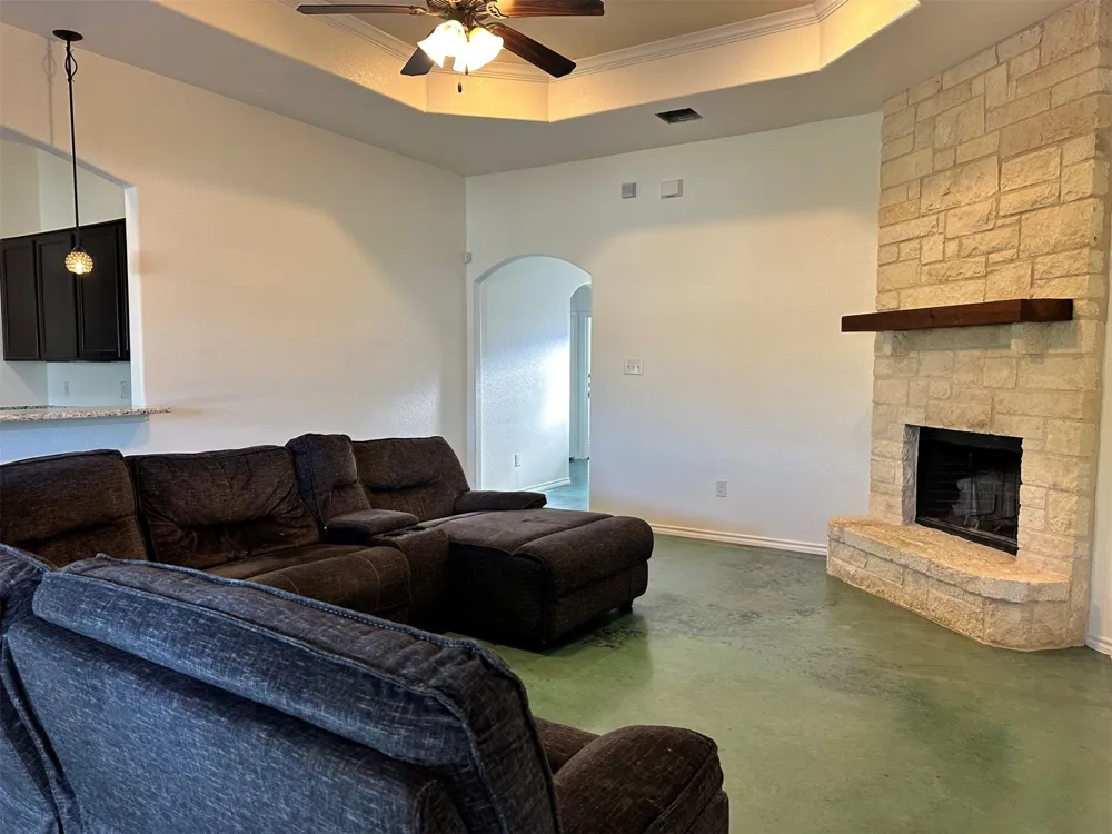 805 Wind Song Stephenville, TX 76401