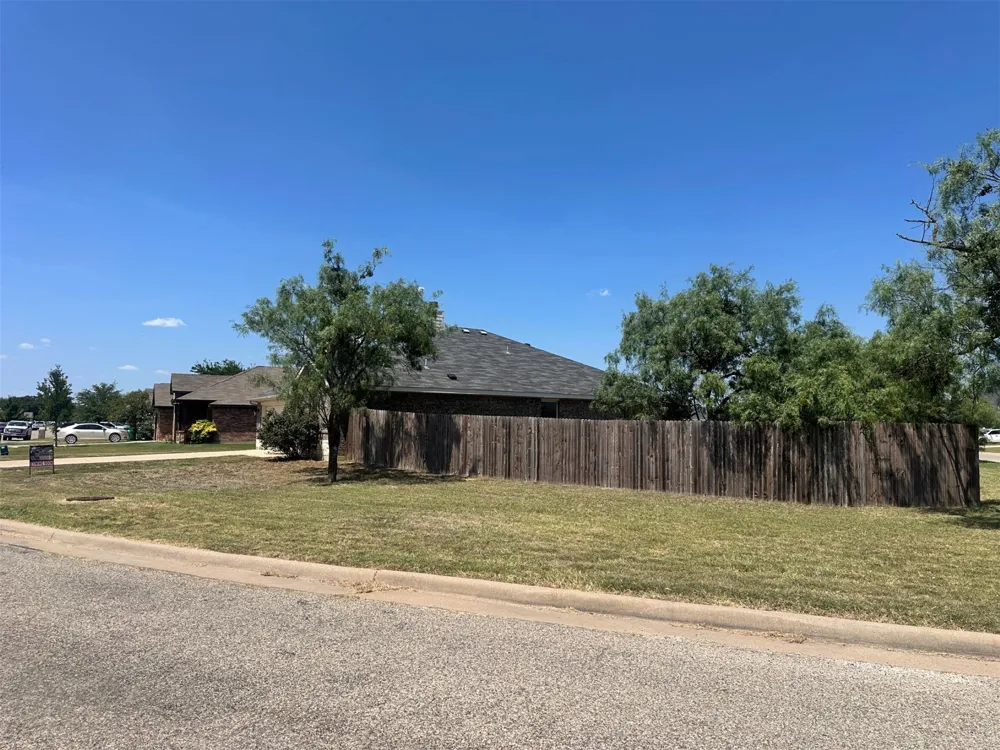 805 Wind Song Stephenville, TX 76401