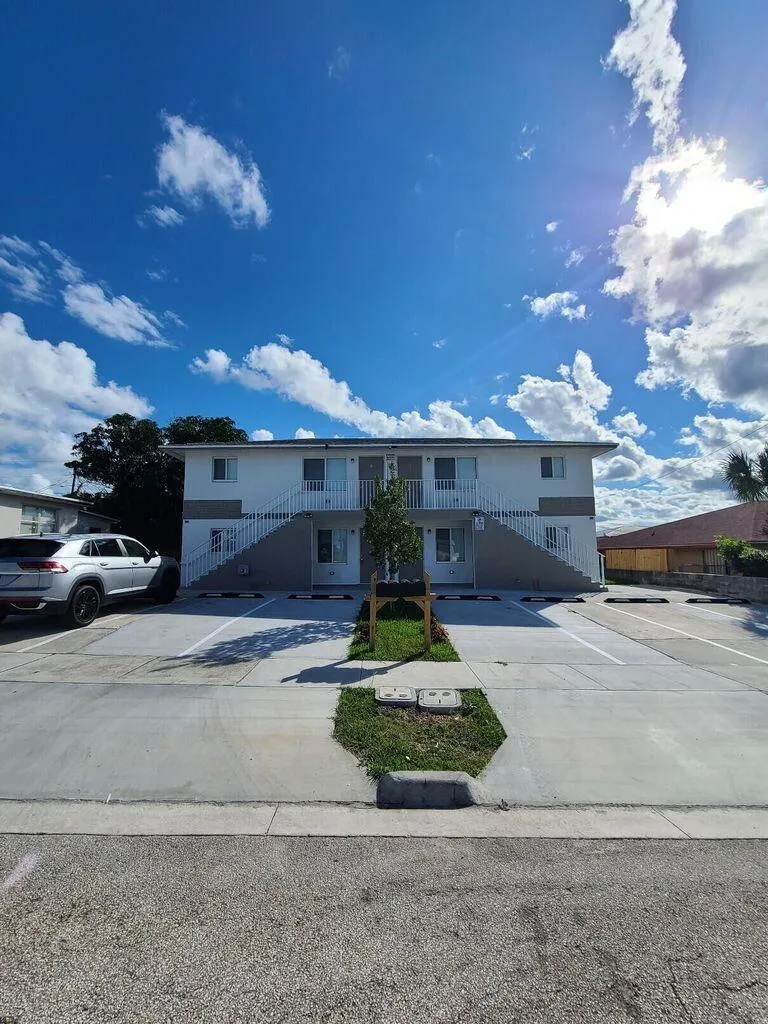 933 W 7th Street #A Riviera Beach, FL 33404