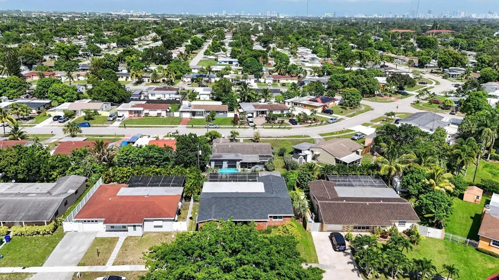 2251 SW 67TH WAY NE Miramar, FL 33023