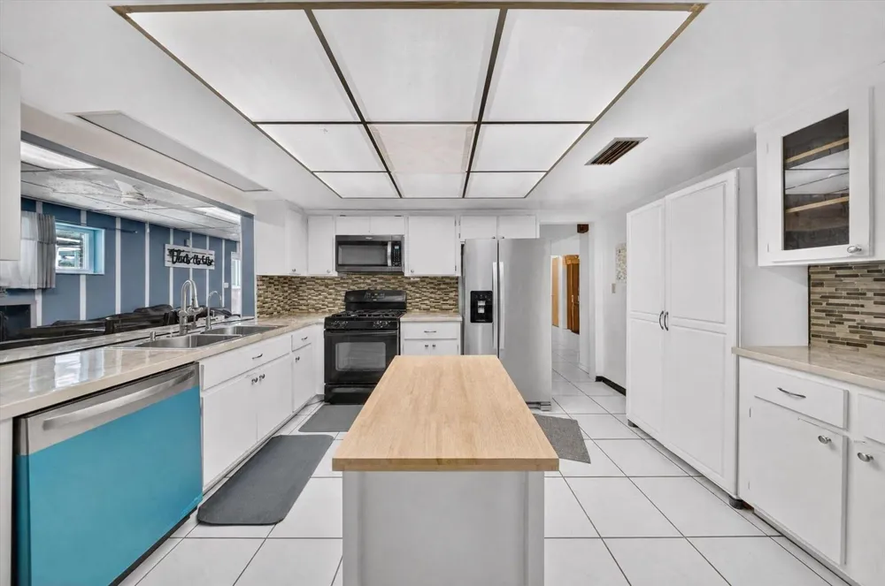 2251 SW 67TH WAY NE Miramar, FL 33023