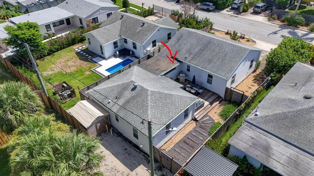 1305 Palmway 