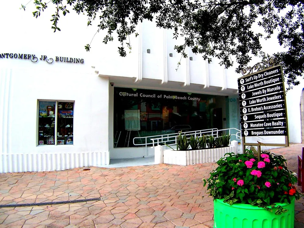 1305 Palmway 