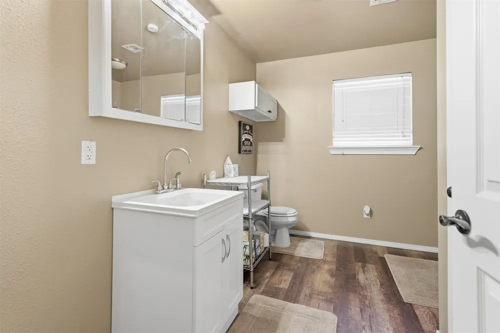 9989 Polecat Avenue Kingston, OK 73439