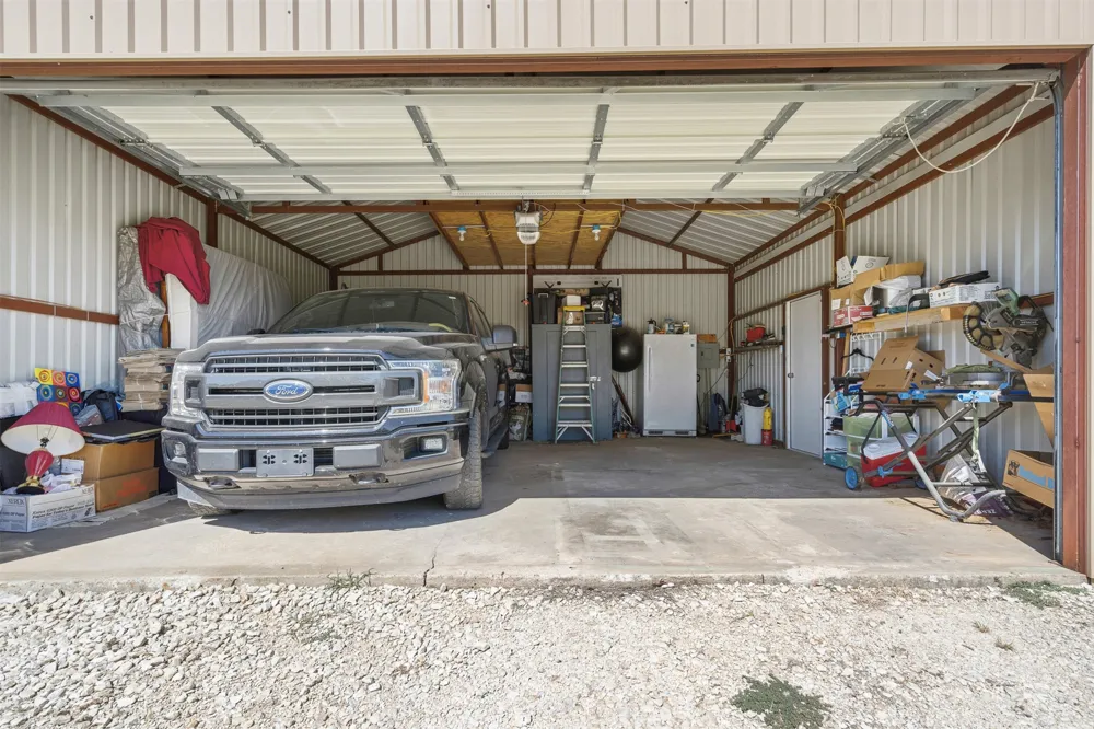 9989 Polecat Avenue Kingston, OK 73439