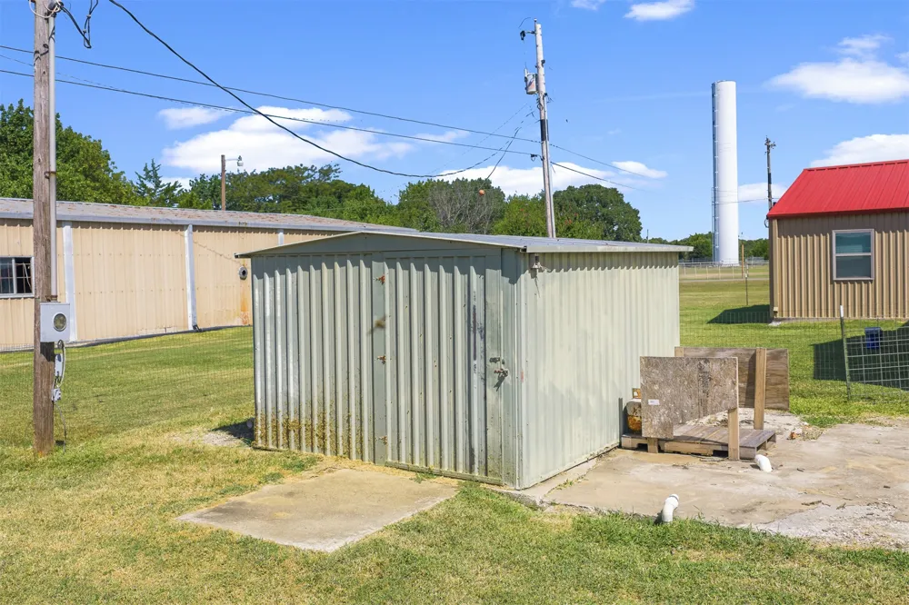 9989 Polecat Avenue Kingston, OK 73439