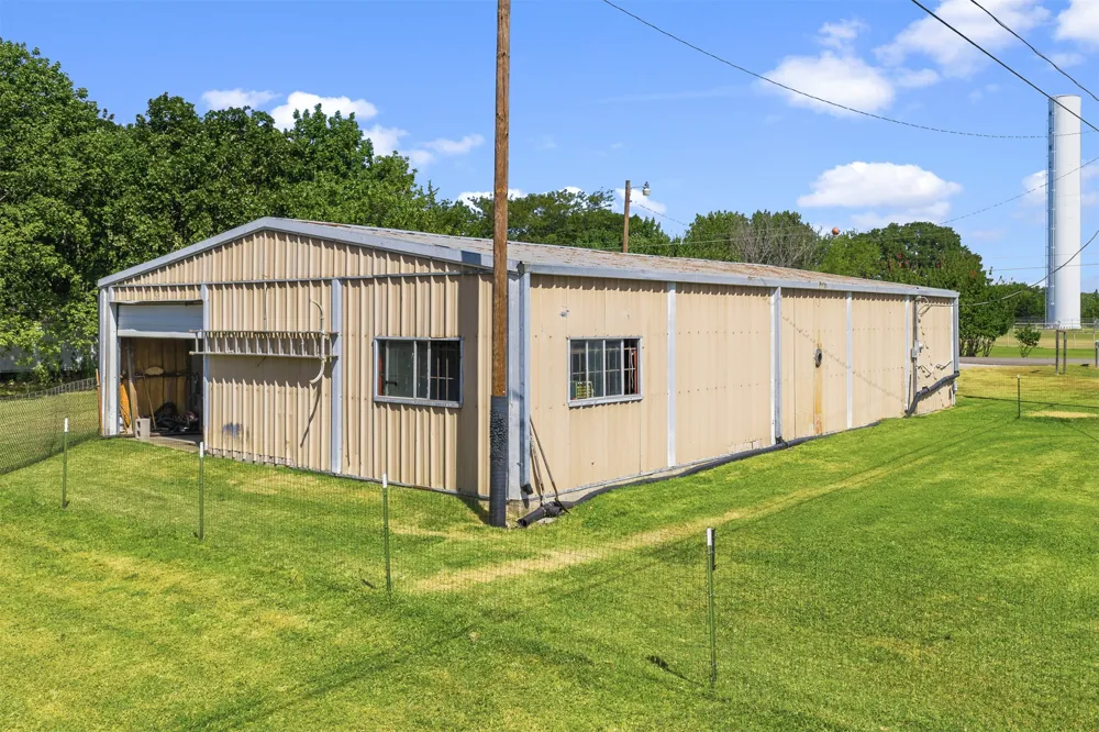 9989 Polecat Avenue Kingston, OK 73439