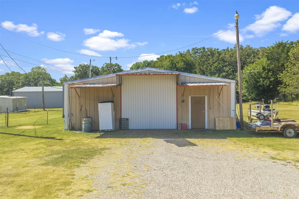 9989 Polecat Avenue Kingston, OK 73439