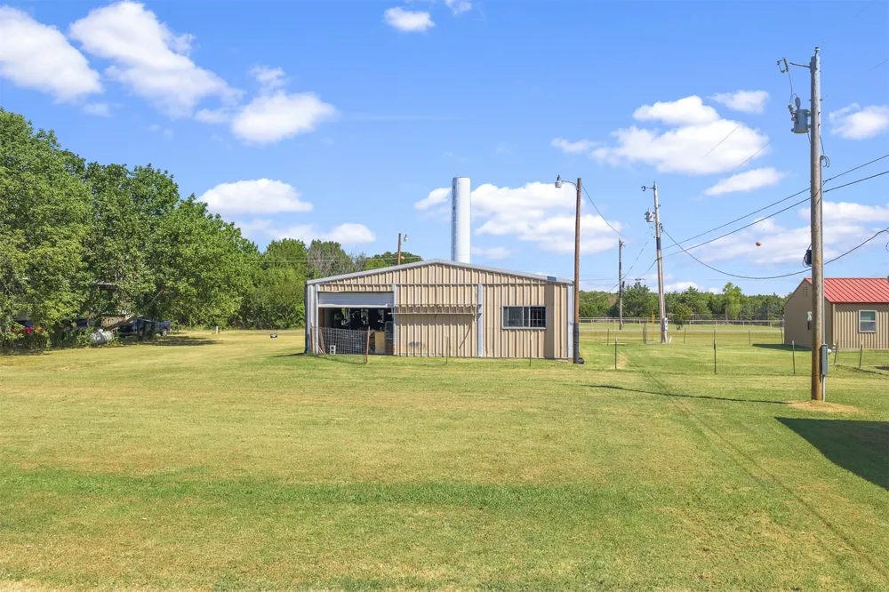 9989 Polecat Avenue Kingston, OK 73439