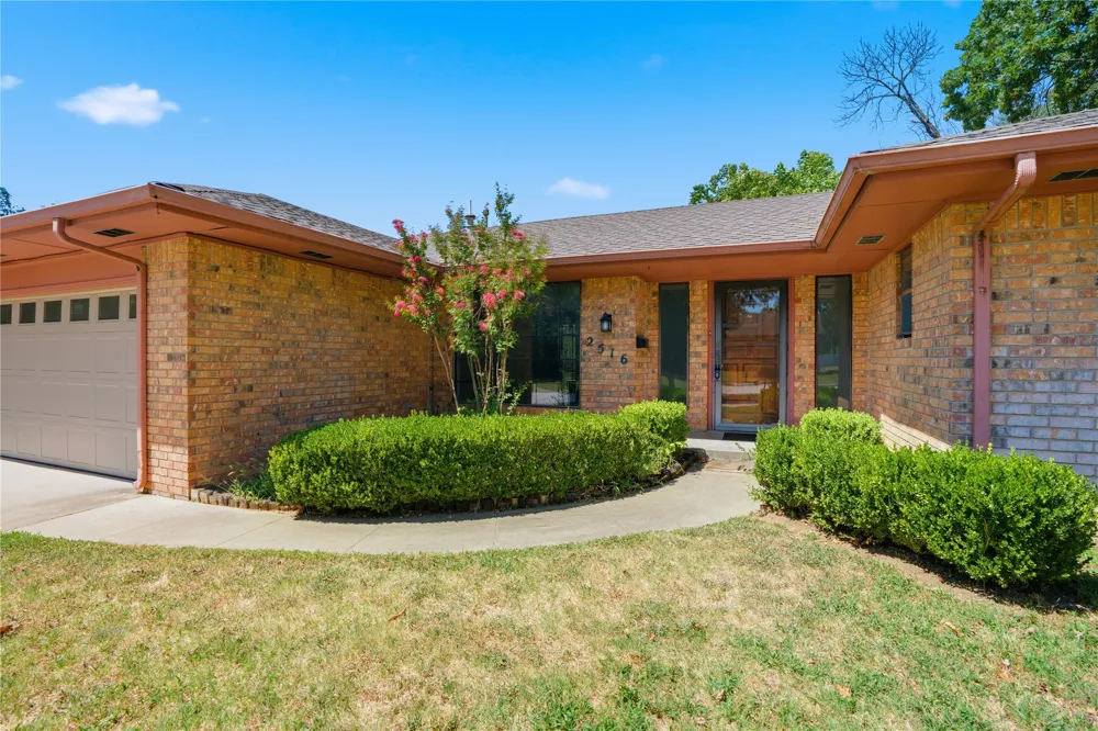 2516 Timber Terrace Ada, OK 74820