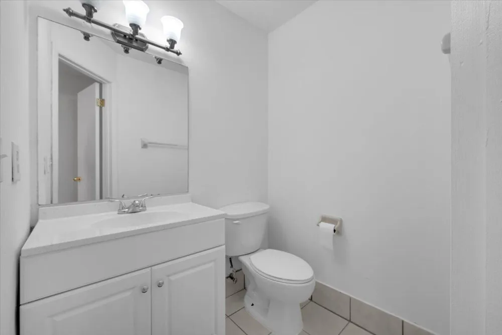 4718 NW 82nd Avenue #1706 Lauderhill, FL 33351