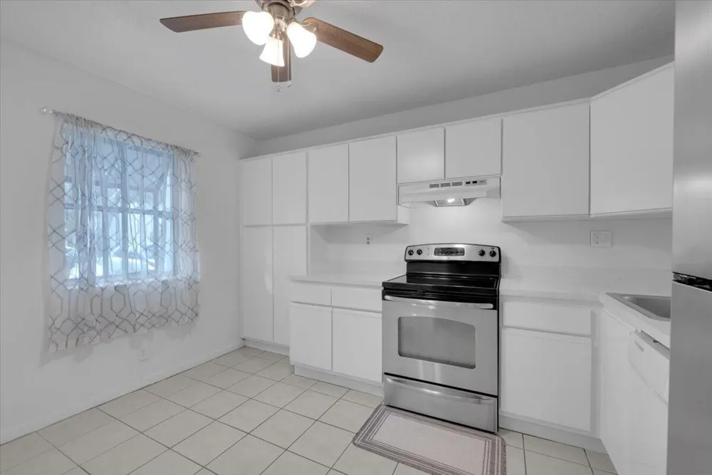 4718 NW 82nd Avenue #1706 Lauderhill, FL 33351