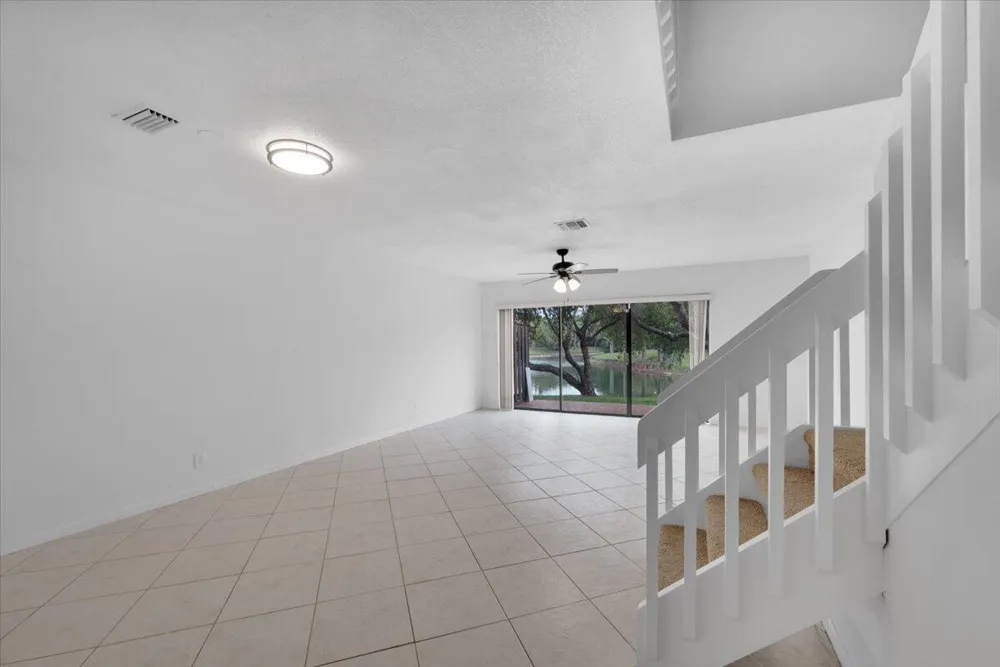 4718 NW 82nd Avenue #1706 Lauderhill, FL 33351