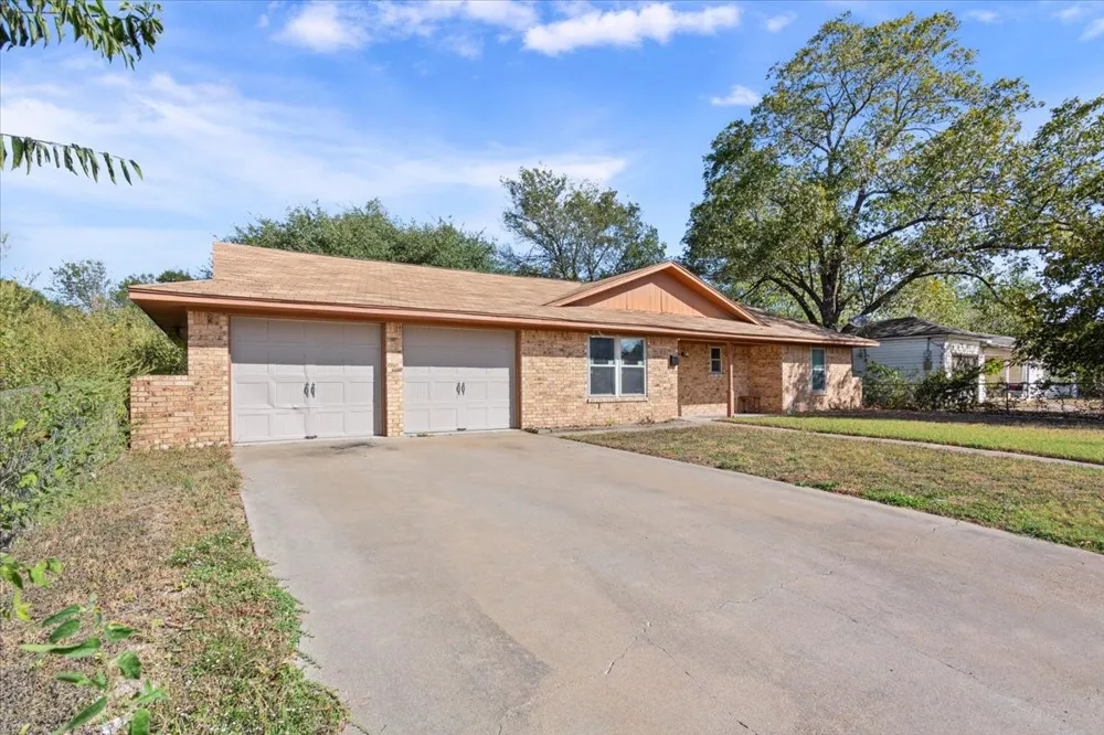 525 San Antonio Street Marlin, TX 76661