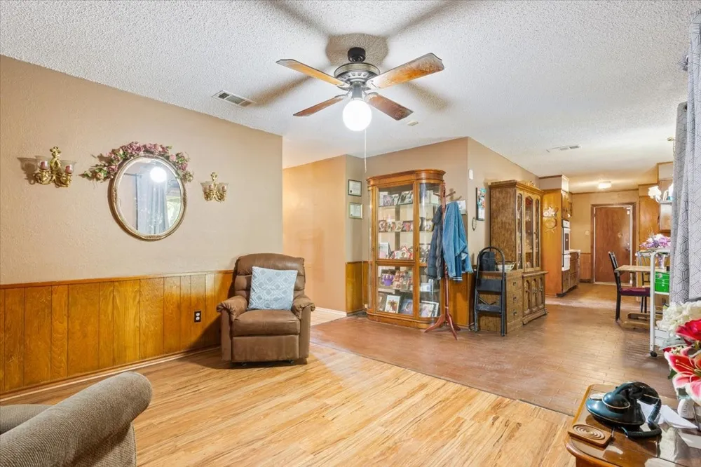 525 San Antonio Street Marlin, TX 76661