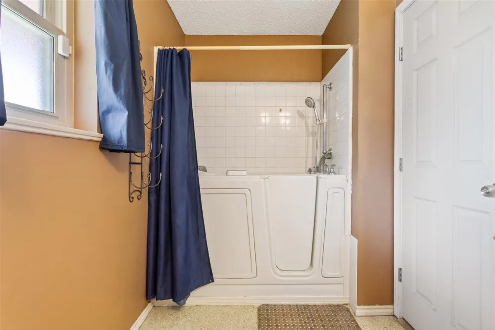525 San Antonio Street Marlin, TX 76661