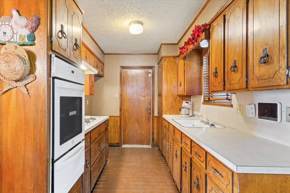 525 San Antonio Street Marlin, TX 76661