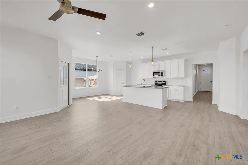429 Mustang Loop Nolanville, TX 76559