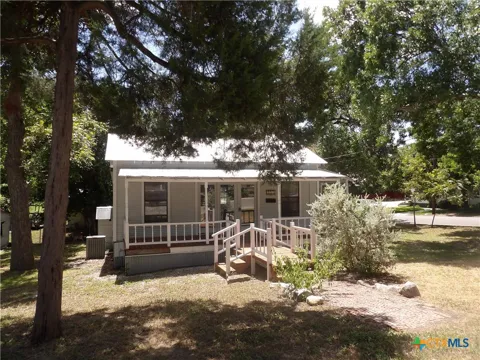 493 W Jahn Street