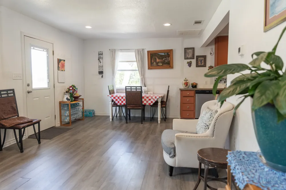 1206 9th Street Mineral Wells, TX 76067