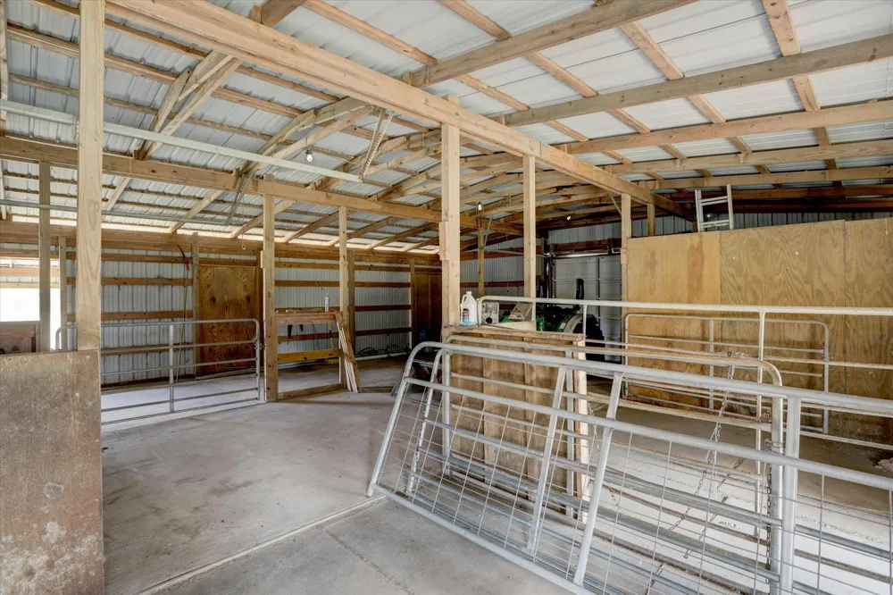 5806 S Highway 35 Alvin, TX 77511
