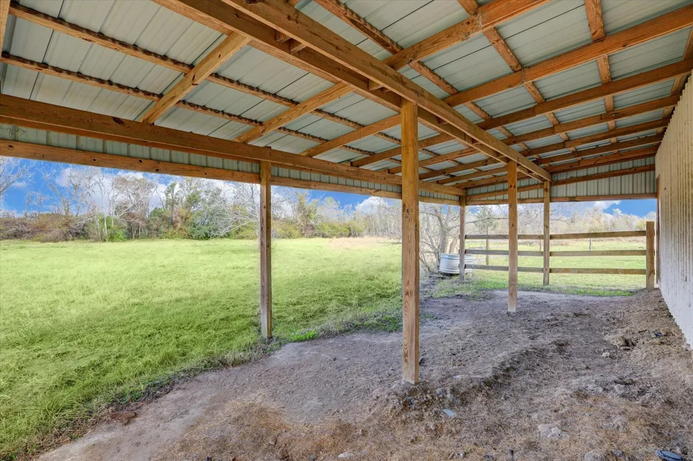 5806 S Highway 35 Alvin, TX 77511