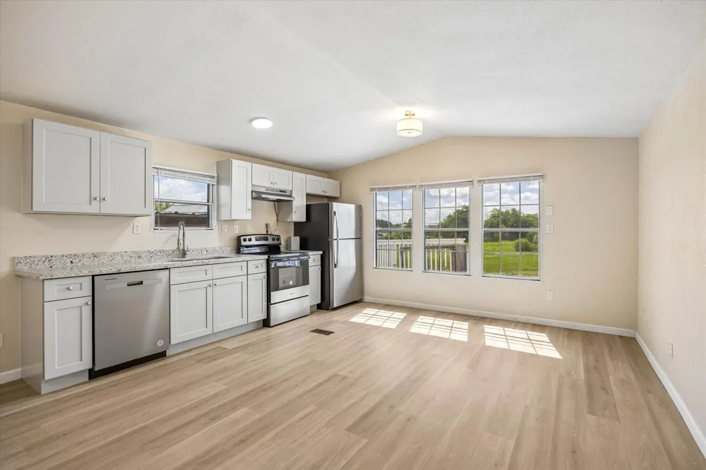 5806 S Highway 35 Alvin, TX 77511