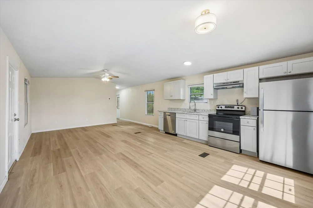 5806 S Highway 35 Alvin, TX 77511