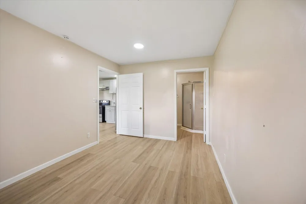 5806 S Highway 35 Alvin, TX 77511