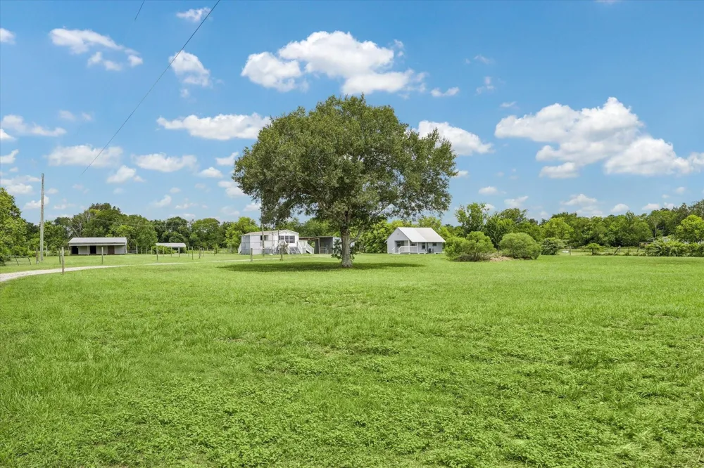 5806 S Highway 35 Alvin, TX 77511