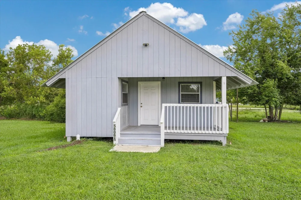 5806 S Highway 35 Alvin, TX 77511
