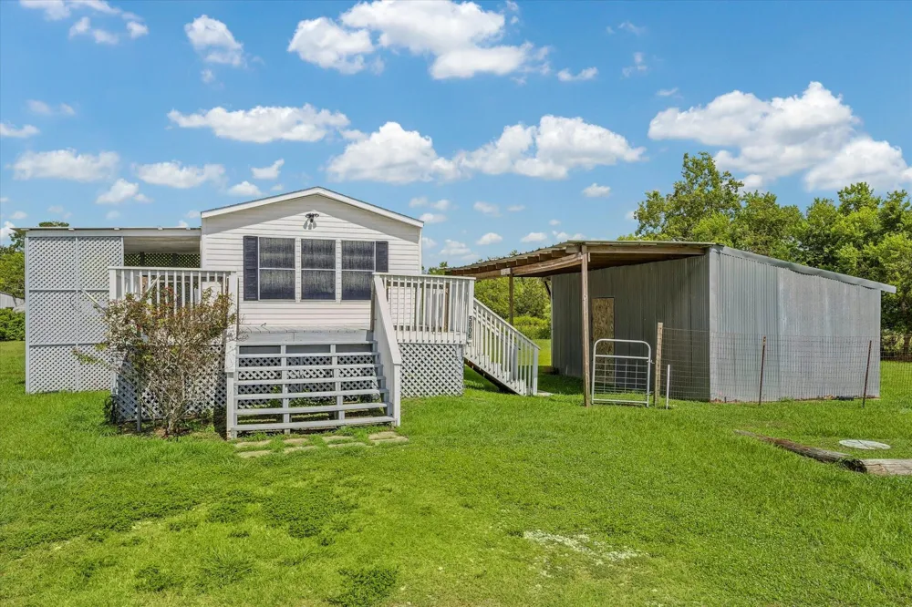5806 S Highway 35 Alvin, TX 77511