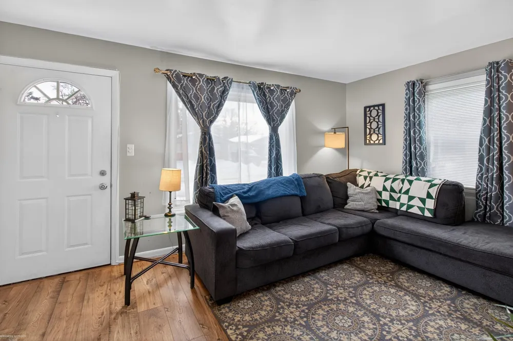 19795 Macel Street Roseville City, MI 48066