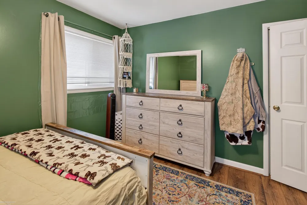 19795 Macel Street Roseville City, MI 48066