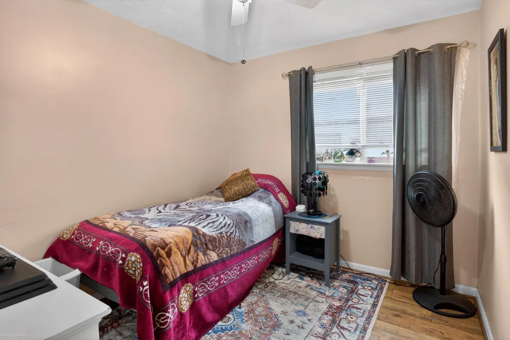 19795 Macel Street Roseville City, MI 48066